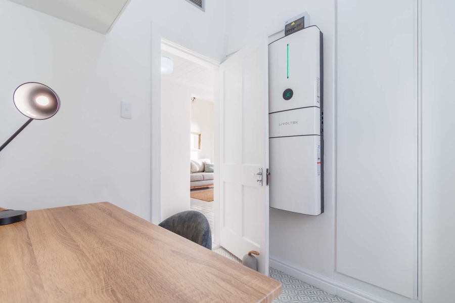 To Let 1 Bedroom Property for Rent in Clifton Western Cape
